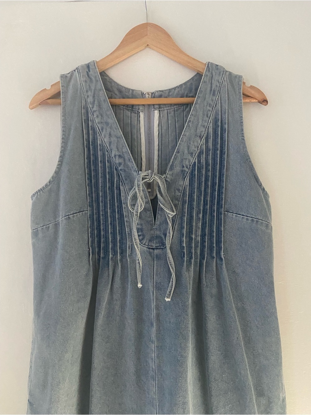 Sleeveless Light Blue Wide-Leg Denim Jumpsuit